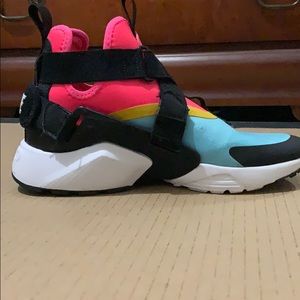 Wmns Air Huarache City 'Multi-Color'